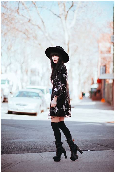 Vintage Vibes: Incorporating Retro Elements into the Modern Witch Outfit